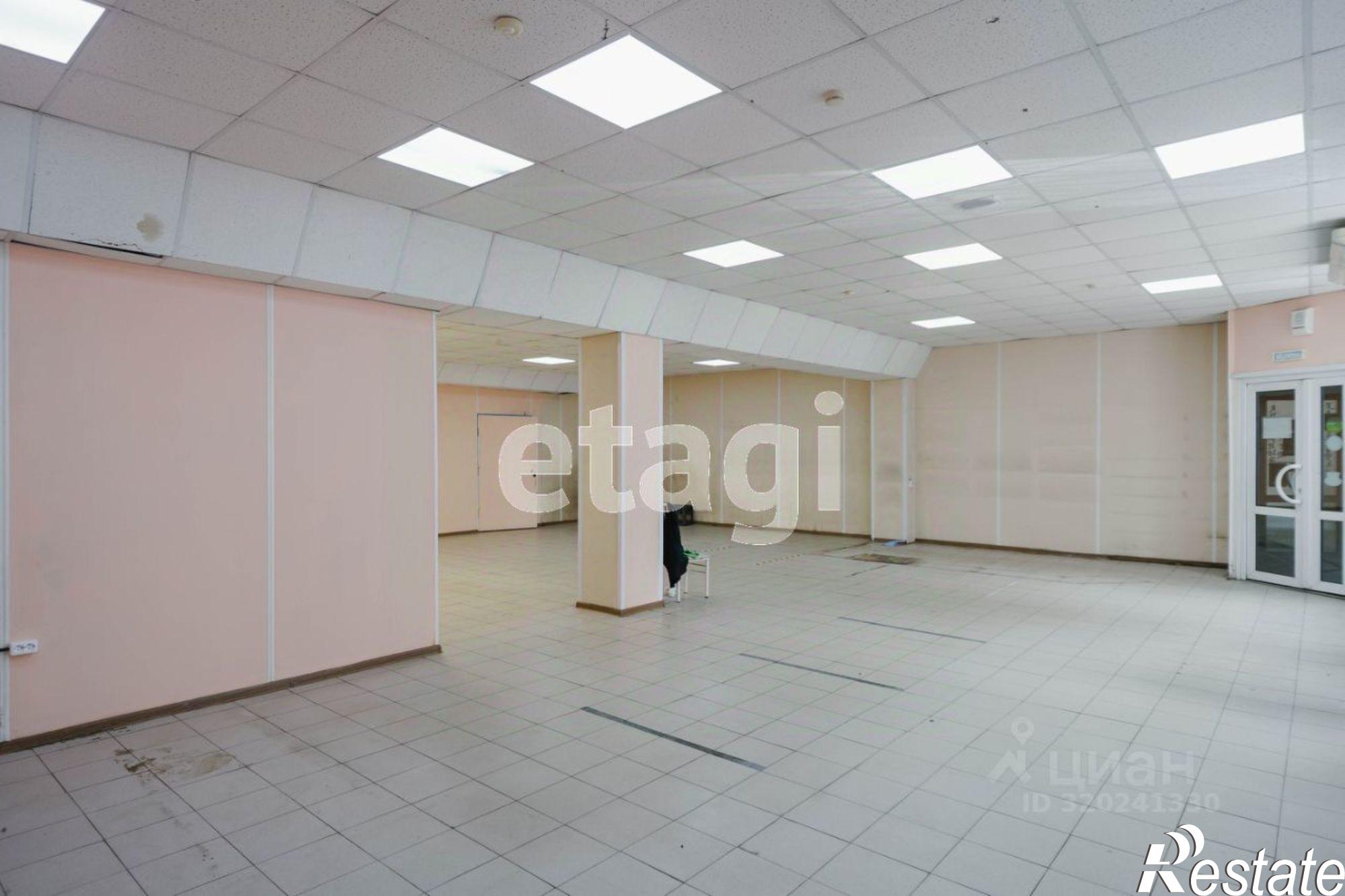 Купить торговое помещение за 54 414 400 рублей на проспект Первостроителей, 15