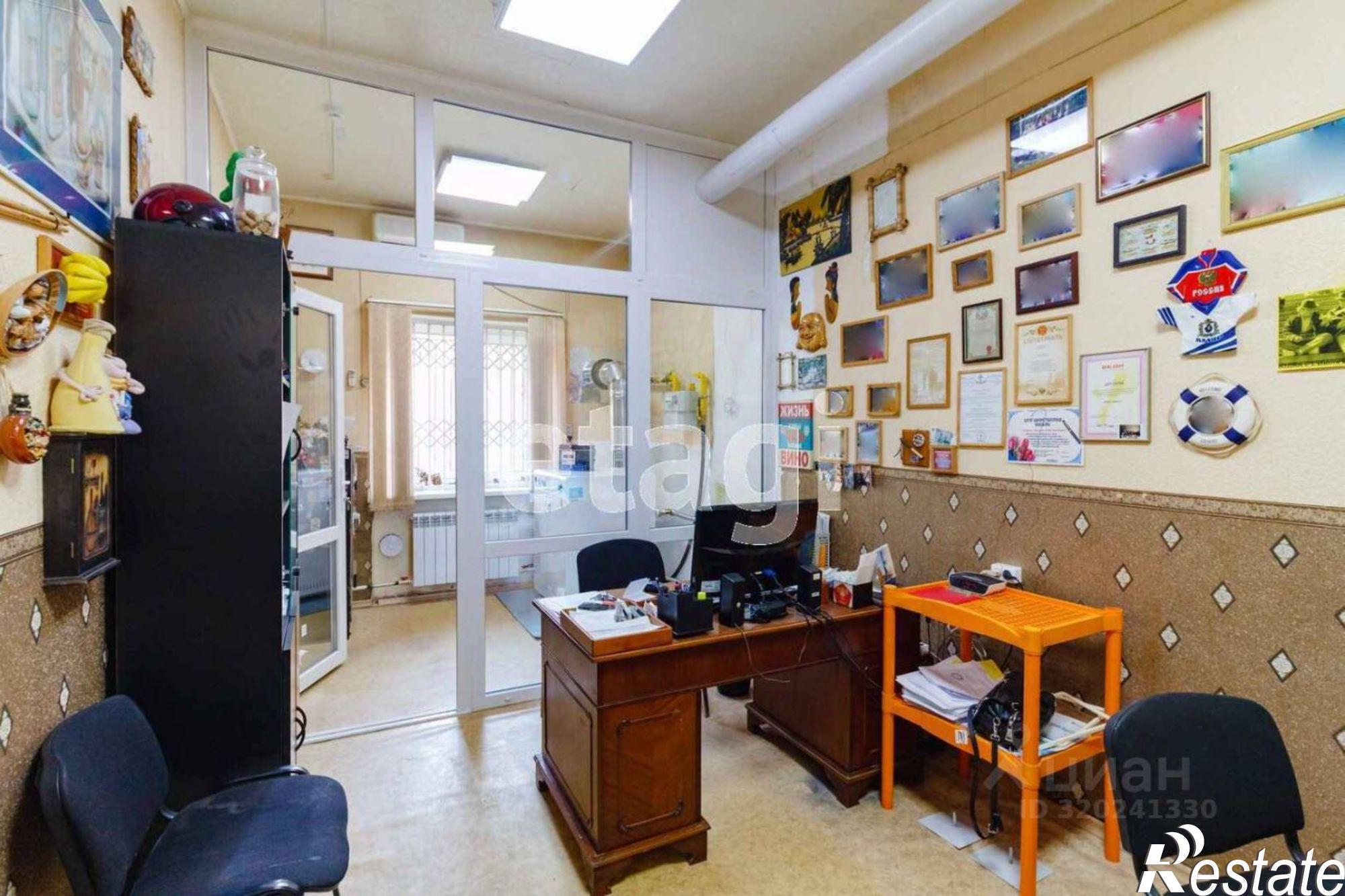 Купить торговое помещение за 54 414 400 рублей на проспект Первостроителей, 15