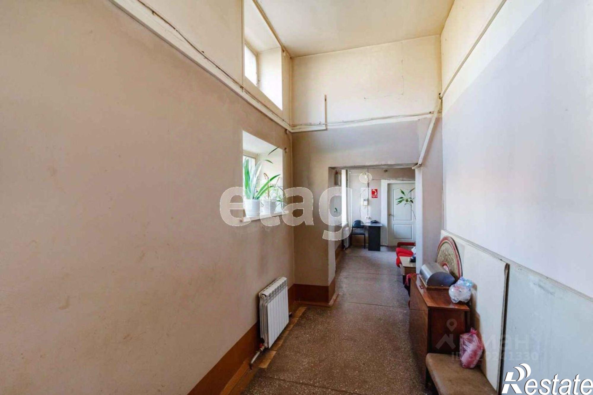 Купить торговое помещение за 54 414 400 рублей на проспект Первостроителей, 15