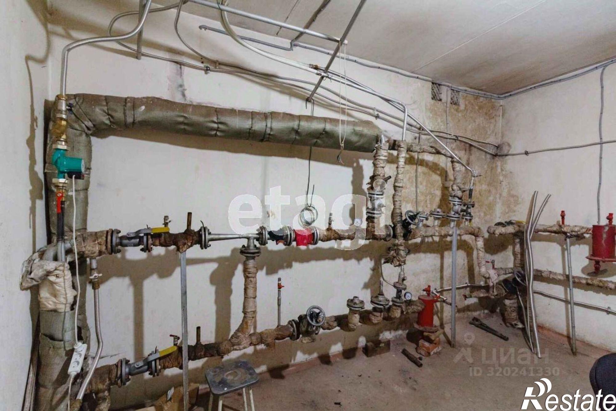 Купить торговое помещение за 54 414 400 рублей на проспект Первостроителей, 15