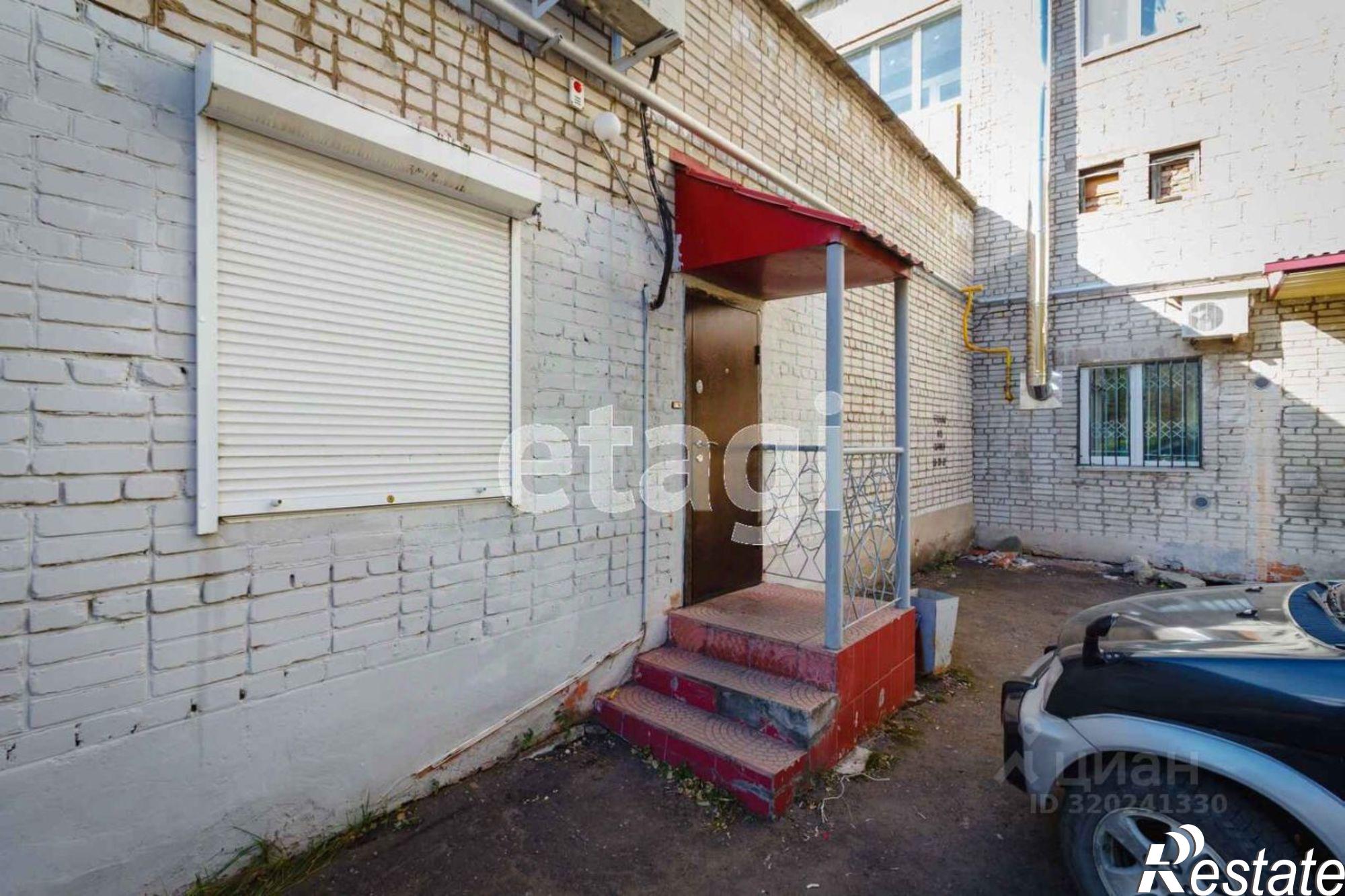 Купить торговое помещение за 54 414 400 рублей на проспект Первостроителей, 15