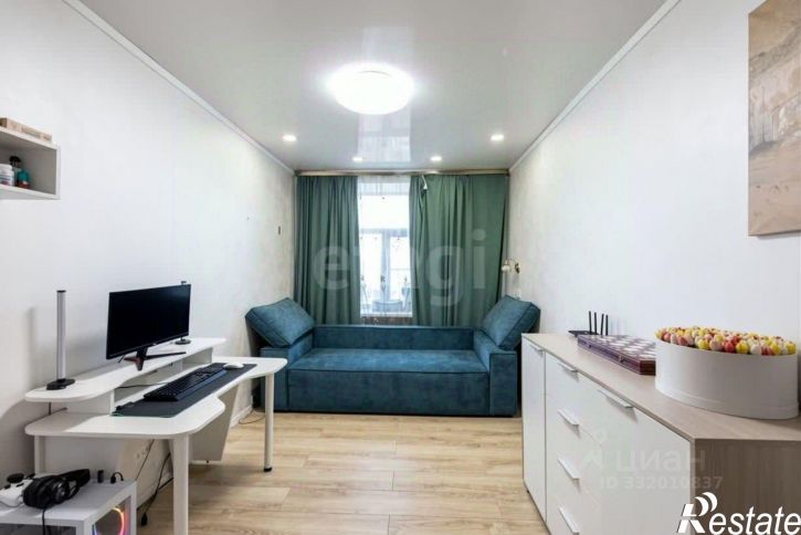 3-комн квартира ул Парижской Коммуны, 24,  д. 24