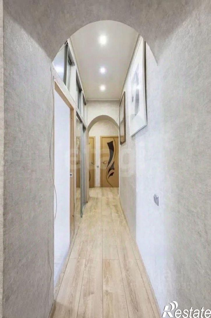 3-комн квартира ул Парижской Коммуны, 24,  д. 24