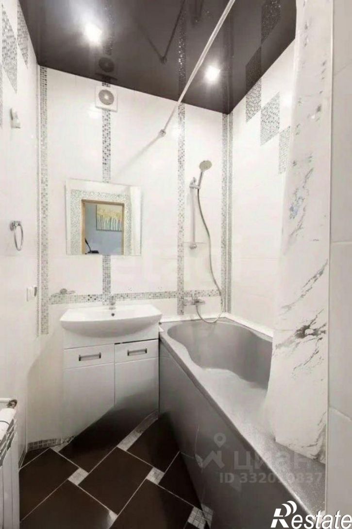 3-комн квартира ул Парижской Коммуны, 24,  д. 24