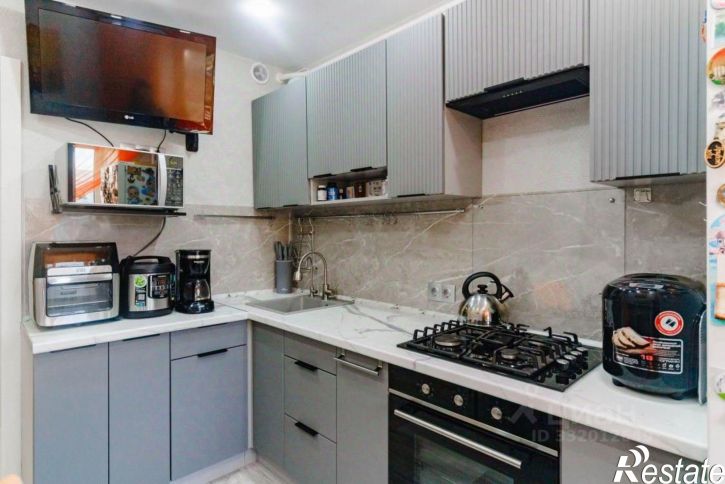 3-комн квартира пр-кт Первостроителей, 20,  д. 20