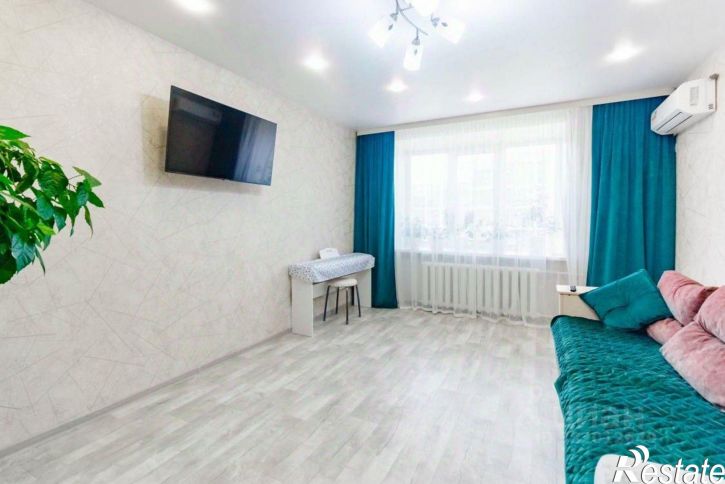 3-комн квартира пр-кт Первостроителей, 20,  д. 20