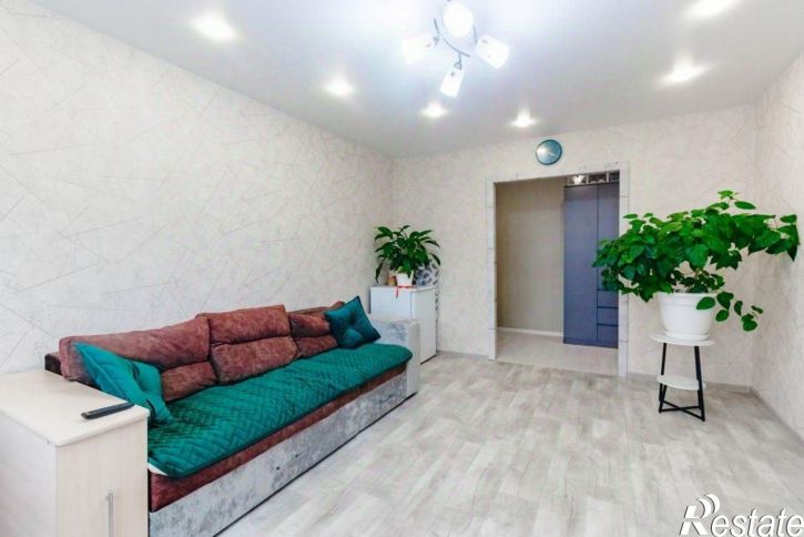 3-комн квартира пр-кт Первостроителей, 20,  д. 20